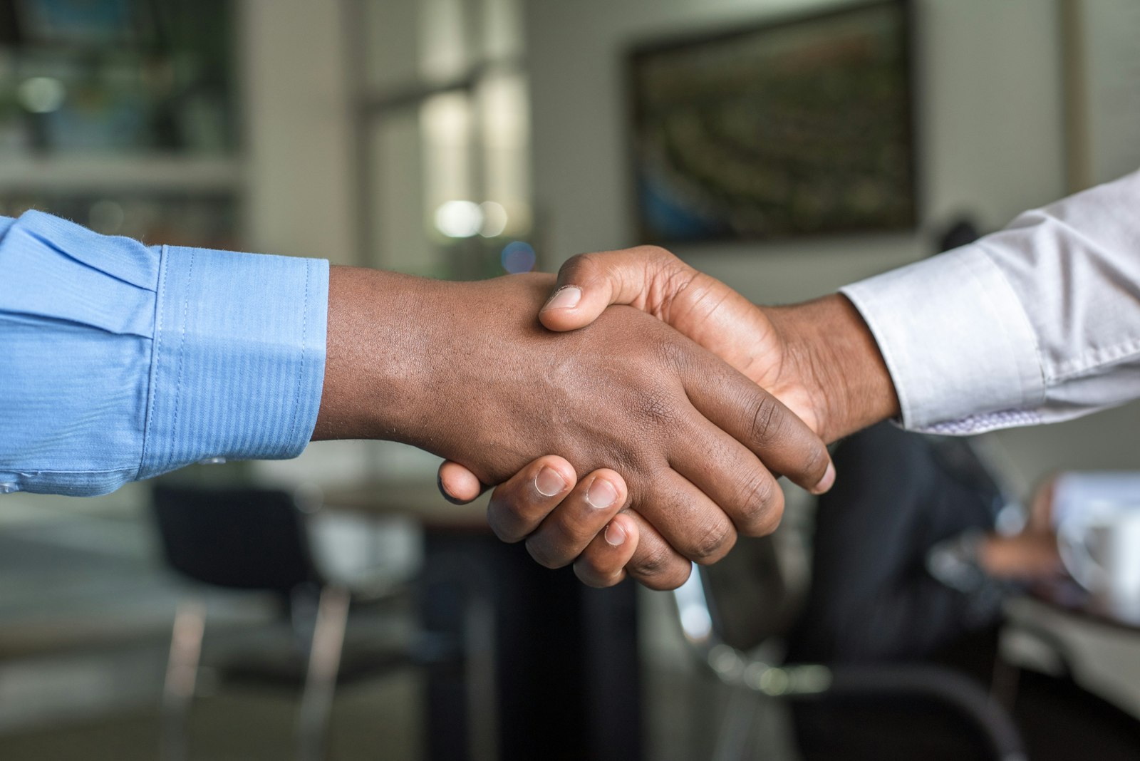 Consultants agreeing on a business email migration plan